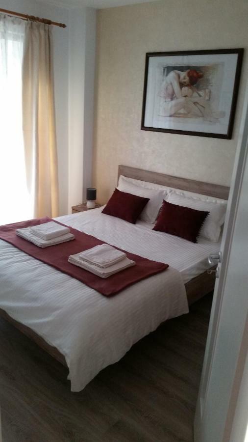 Kolonaki Domus Apartment ยาช ภายนอก รูปภาพ