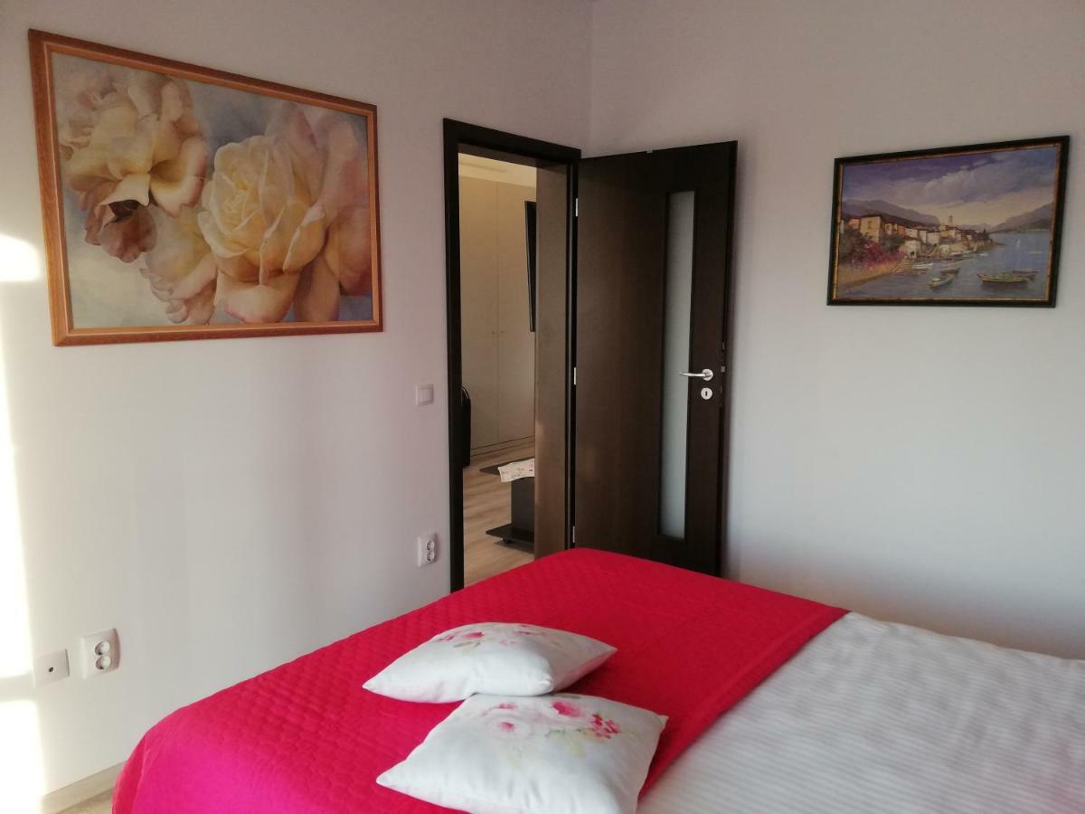 Kolonaki Domus Apartment ยาช ภายนอก รูปภาพ