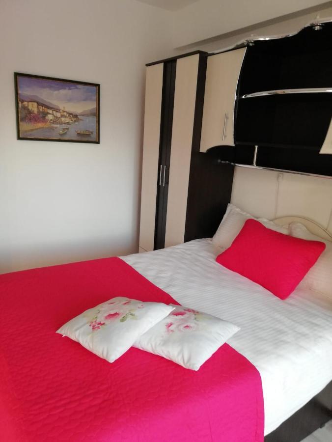 Kolonaki Domus Apartment ยาช ภายนอก รูปภาพ